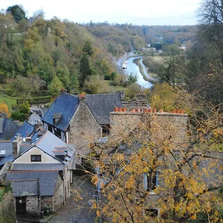Chambres D'hotes Le Rempart Du Jerzual Bed and breakfast Dinan